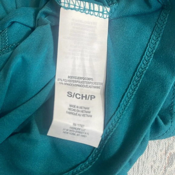 Reebok Dynamic Harbor Blue Slim Fit Scoop Neck Moisture Control Top Small NWT - Picture 9 of 9